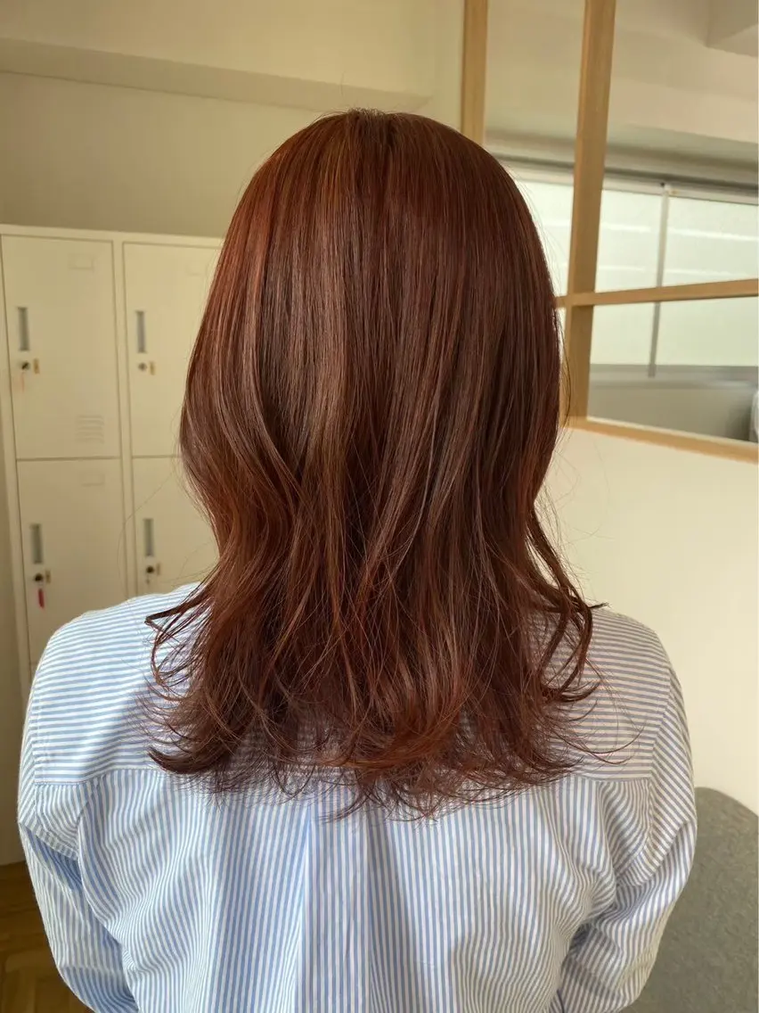 セミロング カラー 黒滝 真歩のヘアスタイル