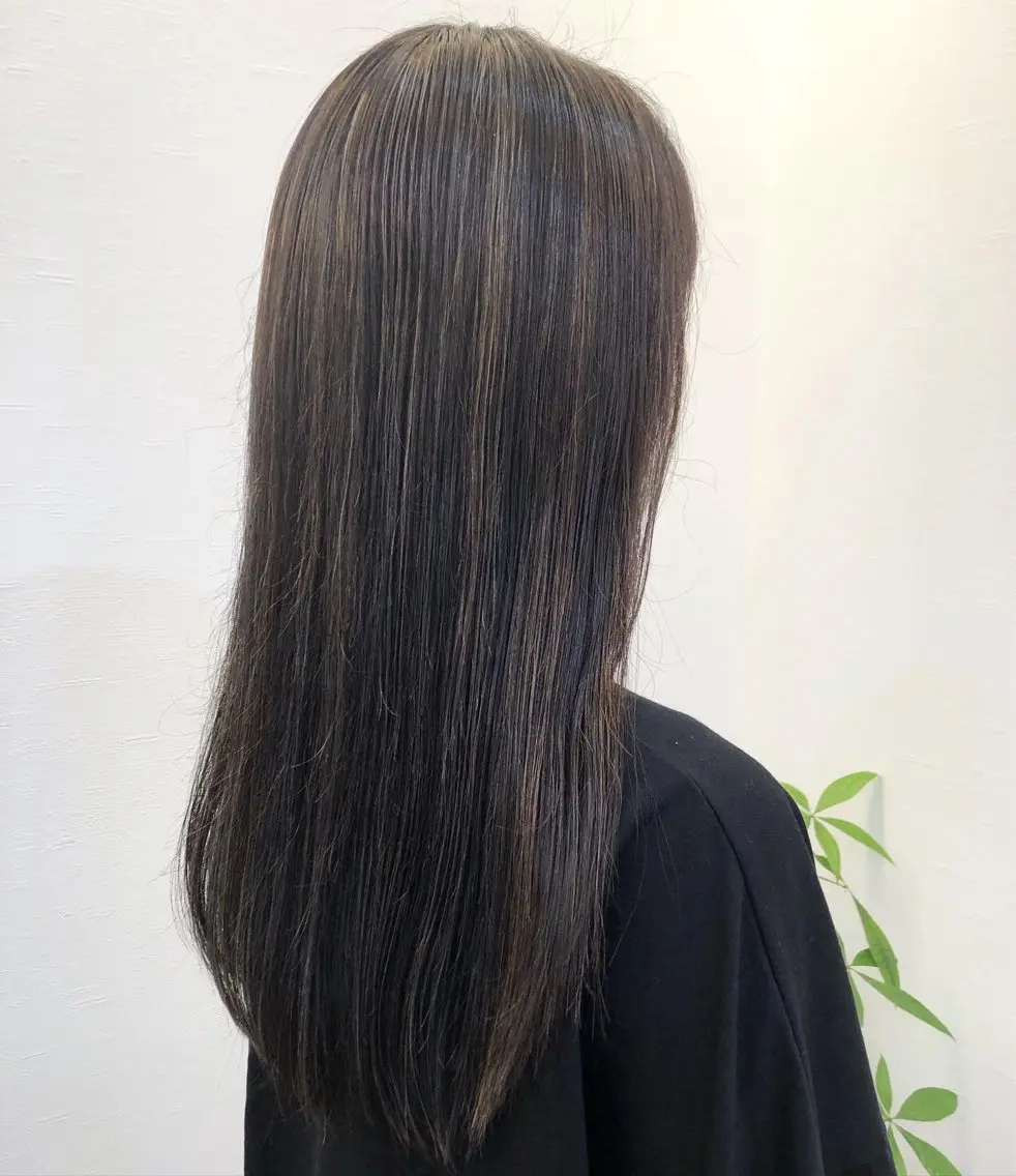 カラー ツノガイ エリのヘアスタイル