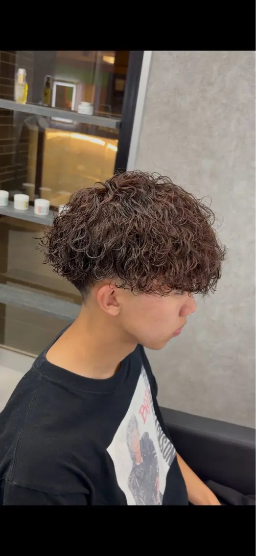 ミディアム パーマ ヘアアレンジ メンズ ミディアムパーマ メンズパーマ プードルパーマ 波巻きパーマ プードルパーマ カット パーマ 【札幌メンズ特化】 🔥RIKU🔥のヘアスタイル