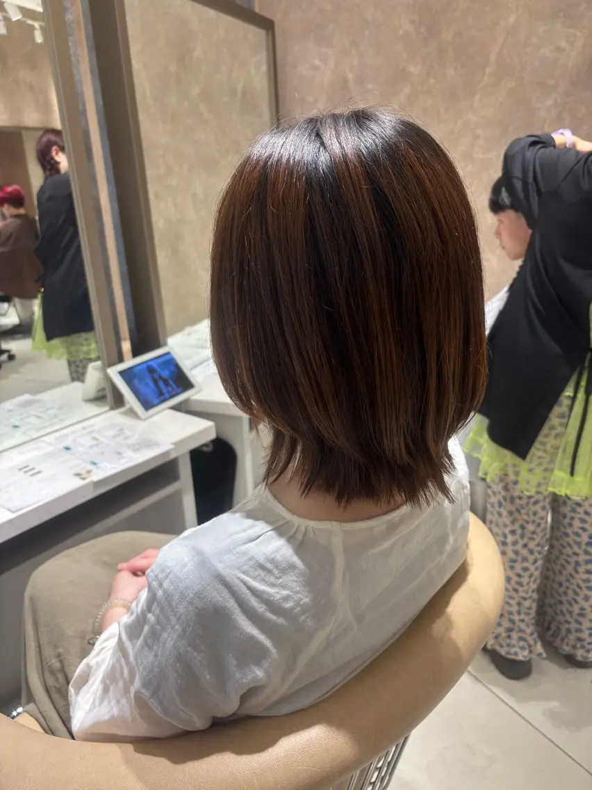 ミディアム カット EARTH三ツ境 舞夏のヘアスタイル