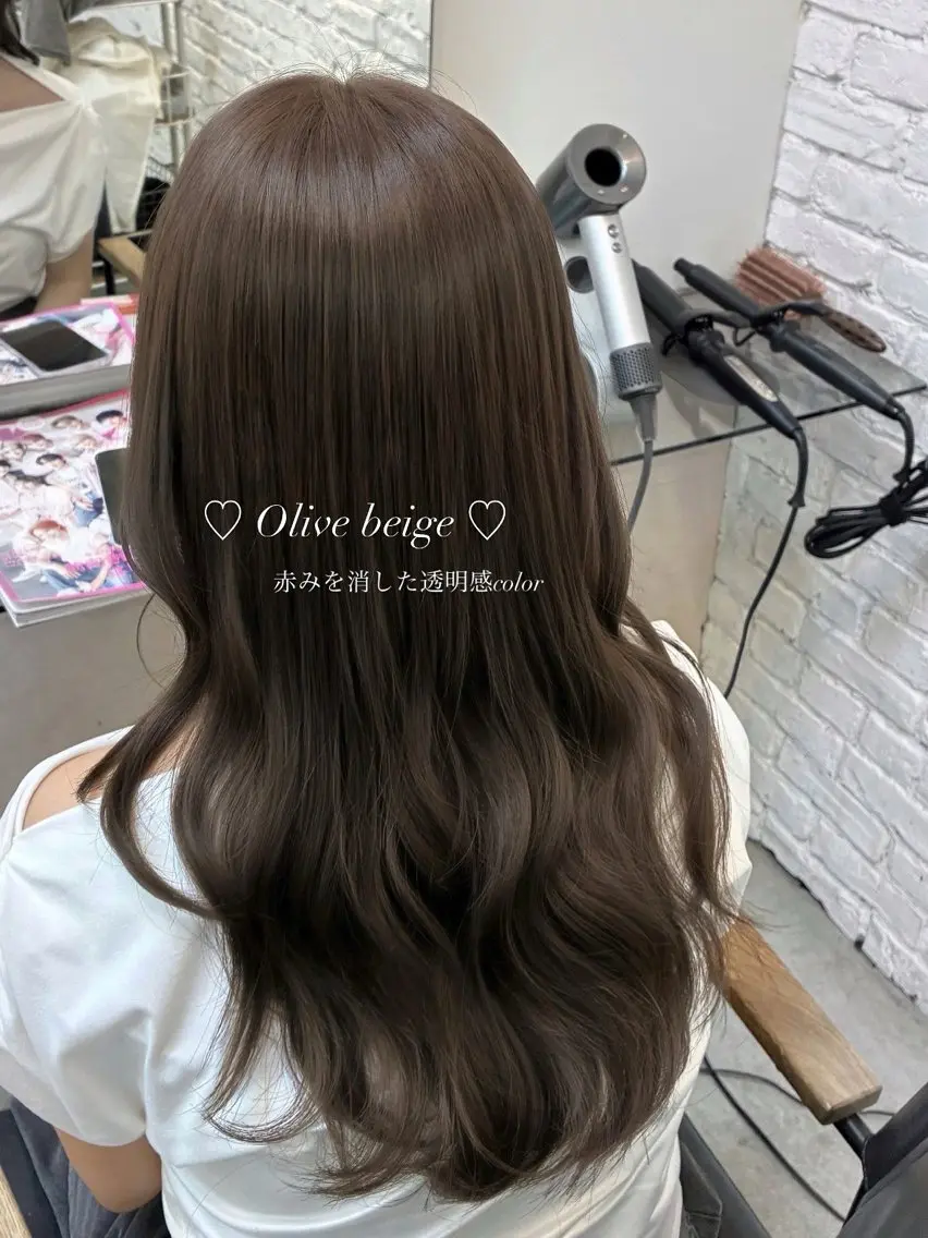 ロング ヘアカラー nanami🏷🤎 ベージュのヘアスタイル