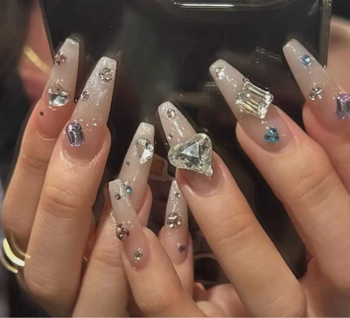 ネイル キラキラネイル 韓国ネイル シンプルネイル ネイルチップ ワンホンネイル ハンドネイル Ryu Nail NekoChanのネイルデザイン