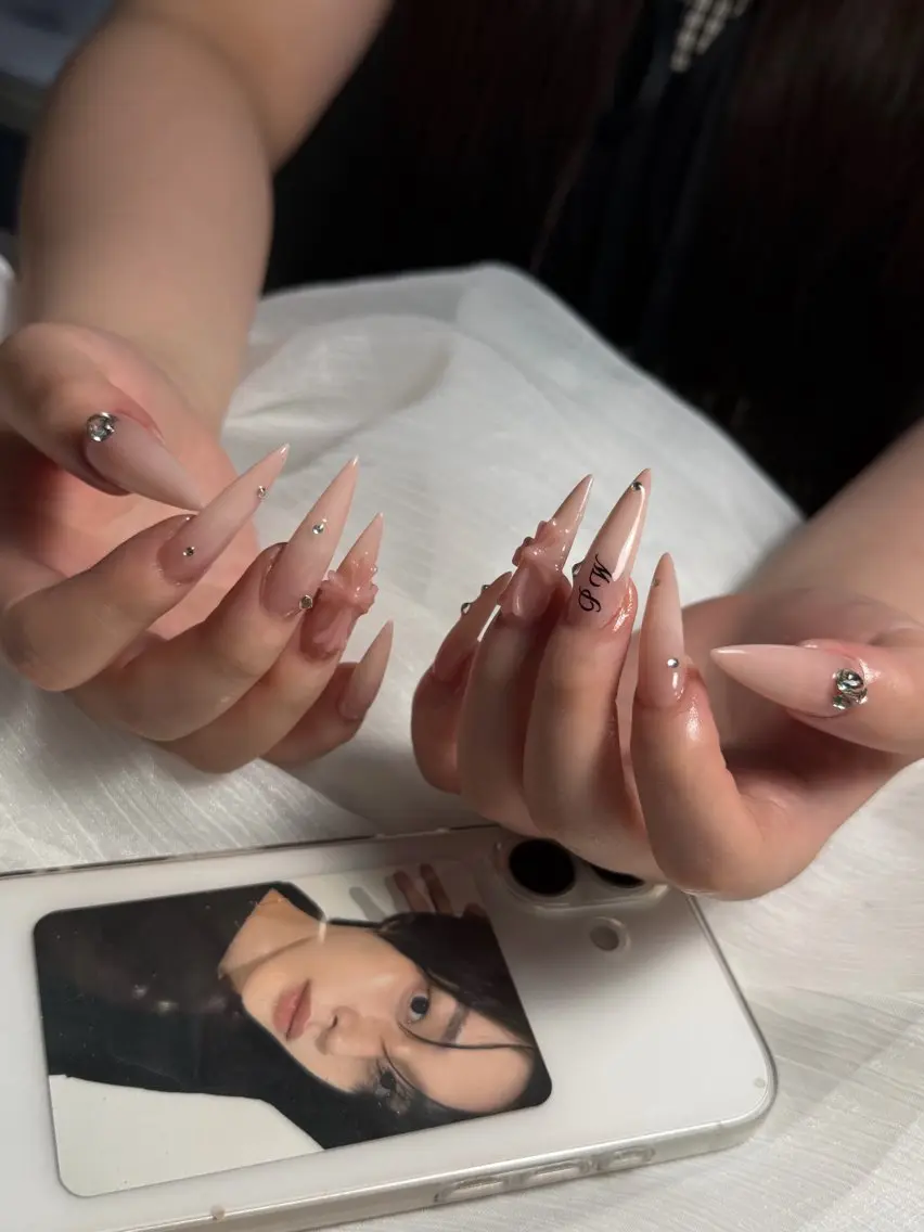 ネイル ハンドネイル Rinaky Amee Nailのネイルデザイン