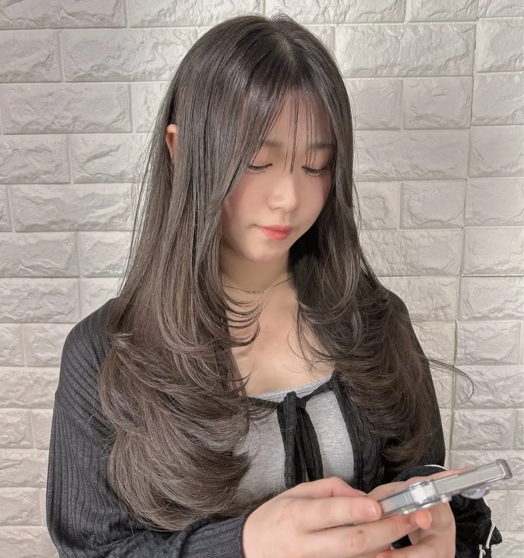 ロング カラー 透明感カラー グレージュ くびれヘア レイヤーカット カット ヘアカラー トリートメント レイヤー/ダブルカラ ー/縮毛矯正/マサキのヘアスタイル