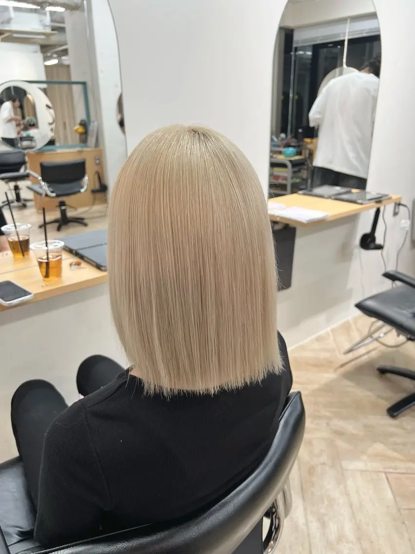 ミディアム カラー ブリーチ カット ヘアカラー トリートメント ベージュ/髪質改善 新潟/万代/井上佑のヘアスタイル
