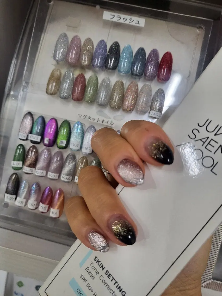 ネイル ハンドネイル フットネイル J& Kのネイルデザイン