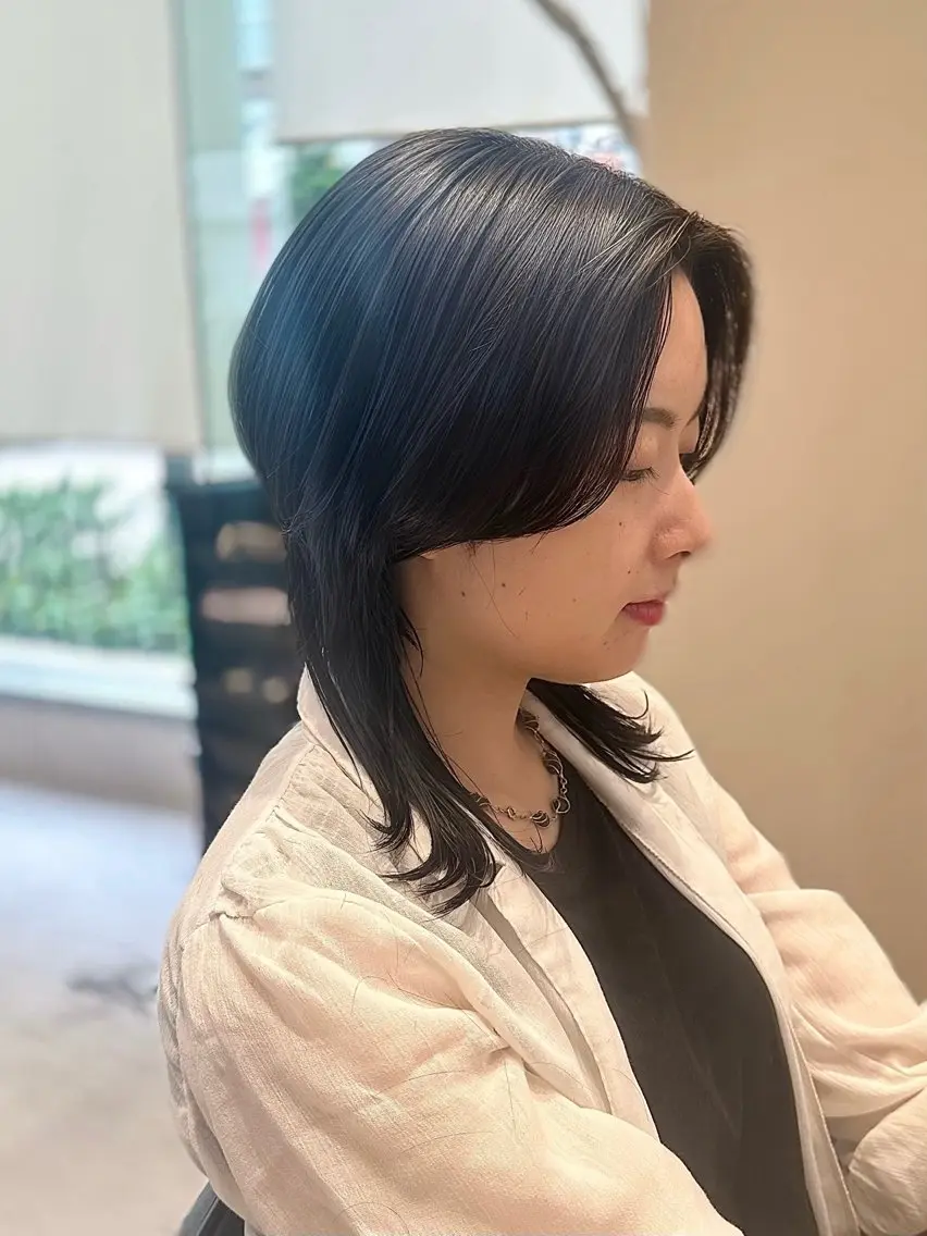 セミロング カラー 似合わせカット ウルフカット カット トリートメント ヘッドスパ ヘアセット ミオ💎ショート 透ける暗髪のヘアスタイル