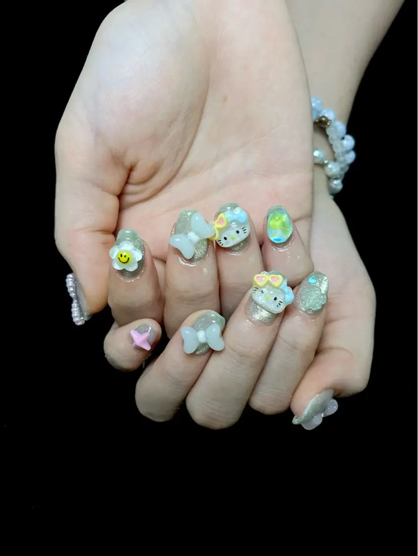 ネイル ハンドネイル ongles chicのネイルデザイン