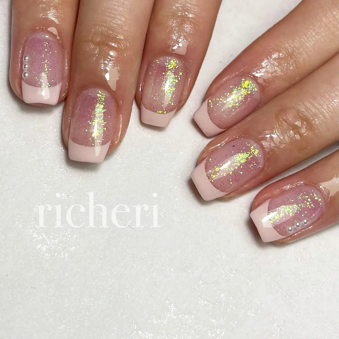 ミディアム ネイル ハンドネイル richeri beautyのエステ・リラクイメージ