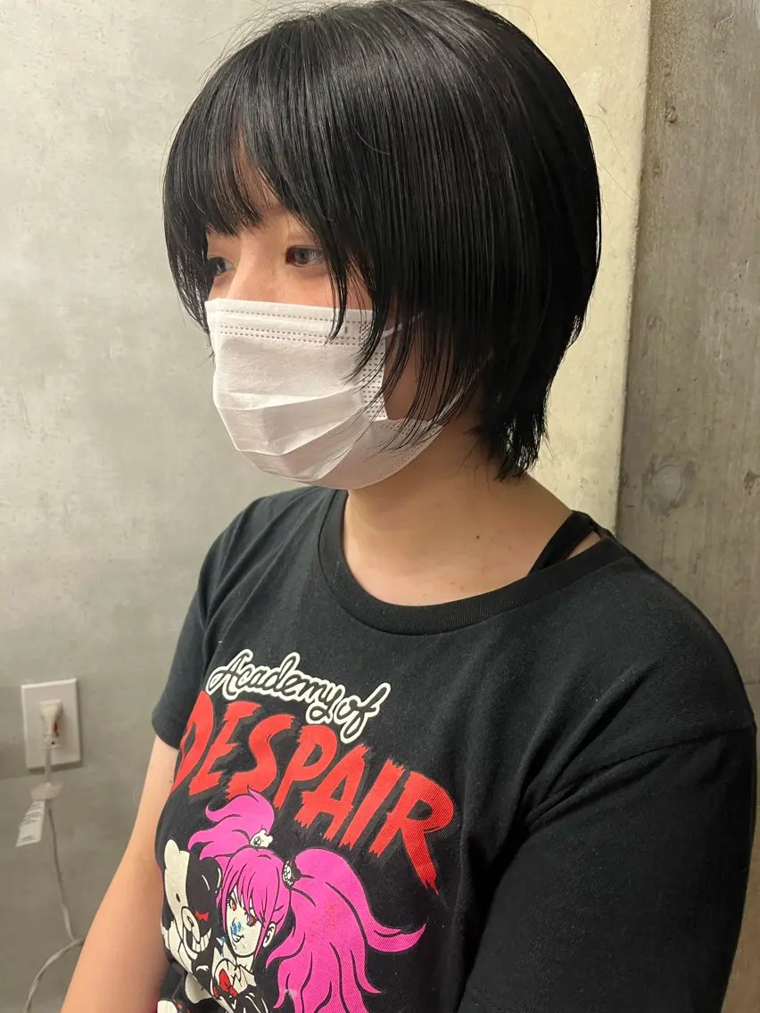 ショート ショートボブ ボブレイヤー ボブ レイヤーカット ショートヘア anon Loemのヘアスタイル