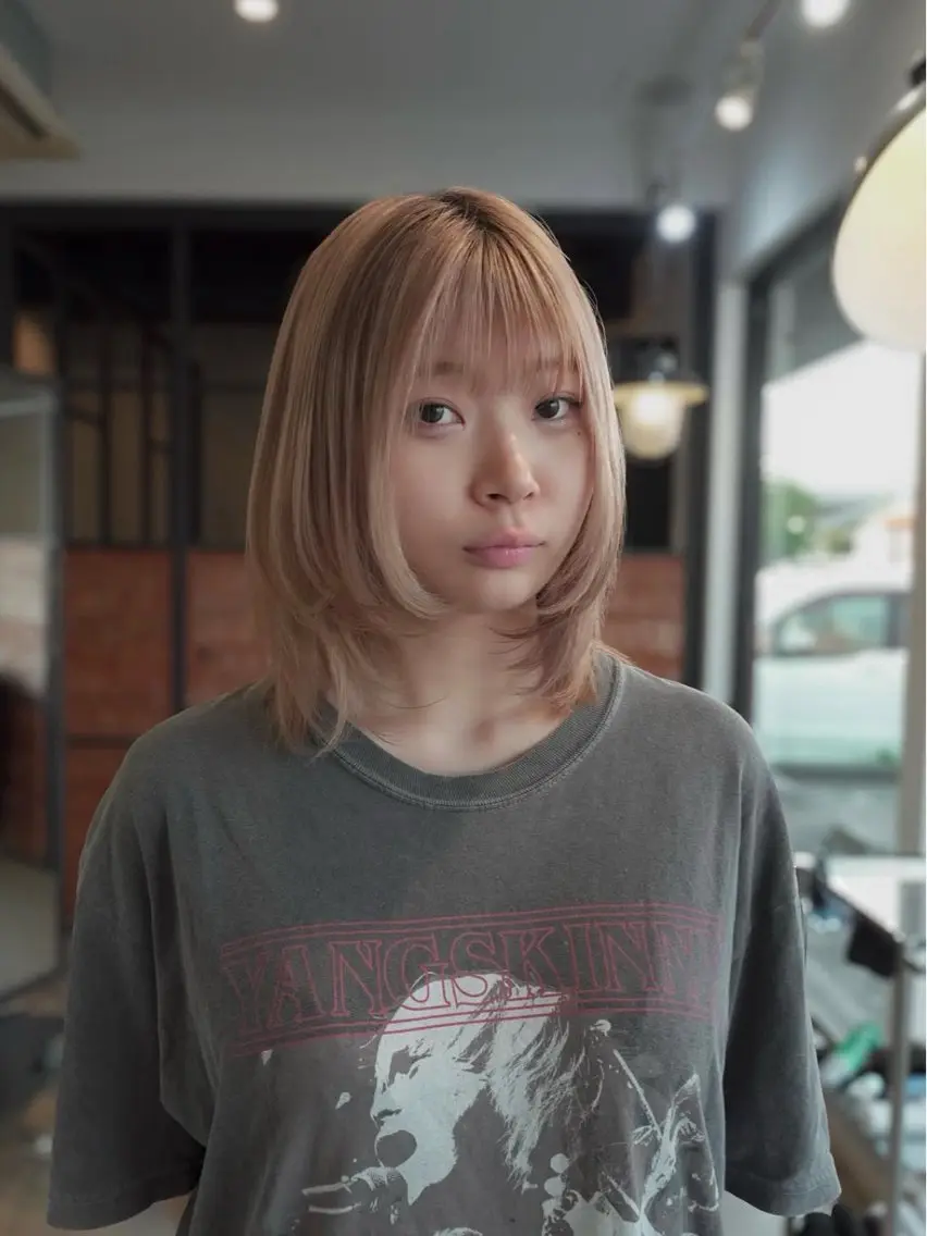 セミロング キヨハラ リコのヘアスタイル