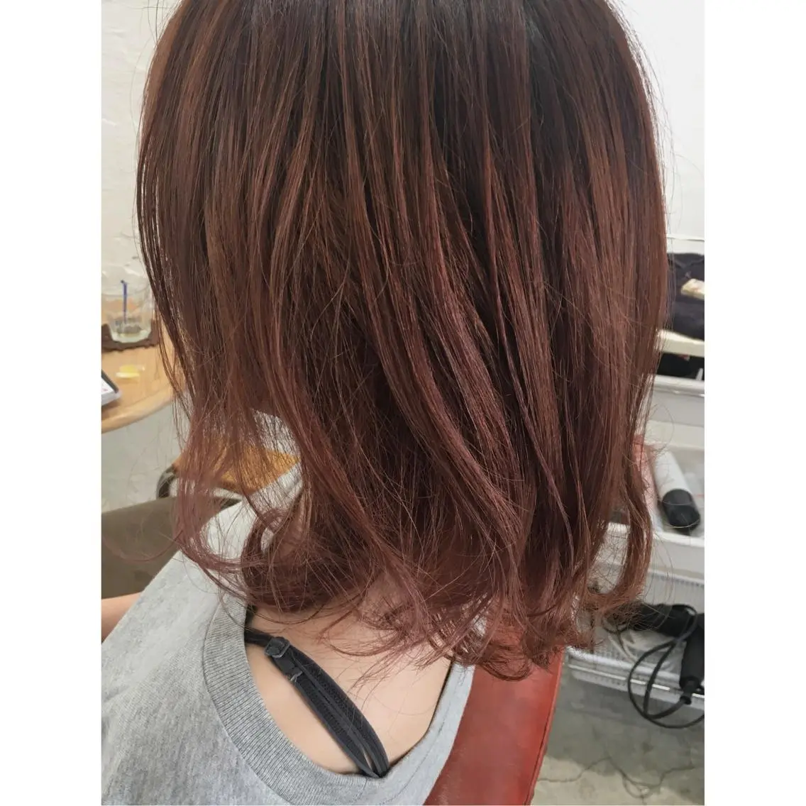 セミロング カラー グラデーションカラー ピンクカラー fio マナミのヘアスタイル