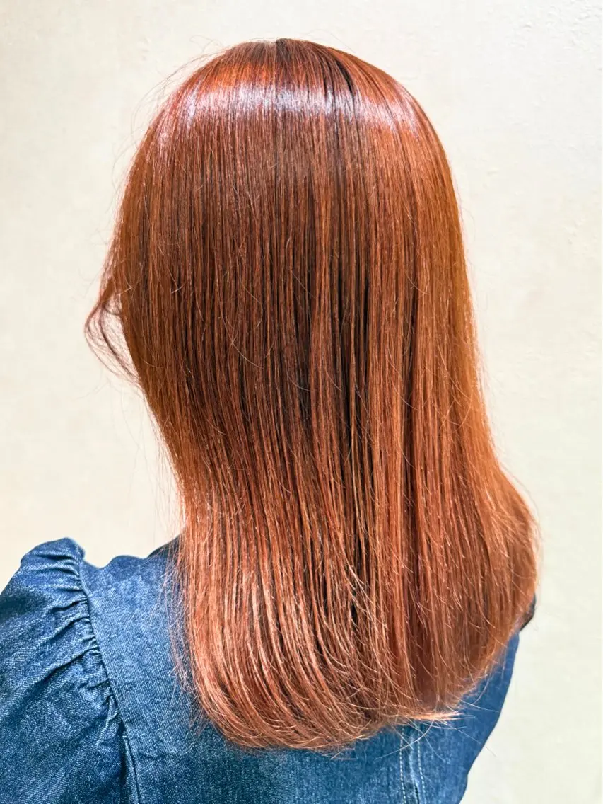セミロング カラー ブリーチ ブリーチなしカラー オレンジ カット ヘアカラー トリートメント 髪質改善縮毛矯正 💎TOMOのヘアスタイル