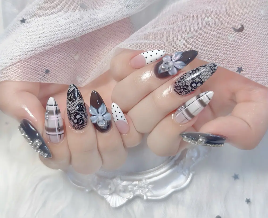 ネイル チークネイル 長さ出し フレンチネイル ジェルネイル グラデーション ハンドネイル THANHTHANH NAILのネイルデザイン
