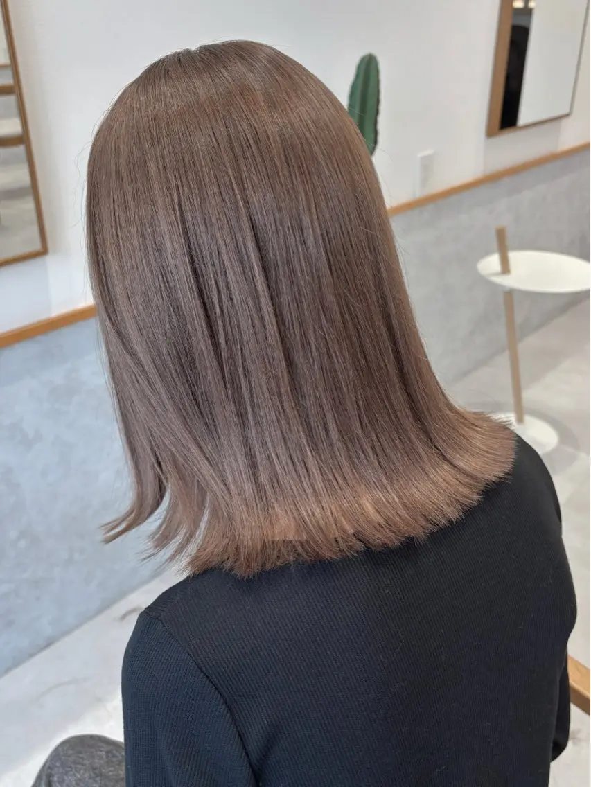 ミディアム カラー ブリーチ ダブルカラー グレージュ ミルクティーグレージュ ブリーチなしカラー ヘアカラー misaki🦄 lange hairのヘアスタイル