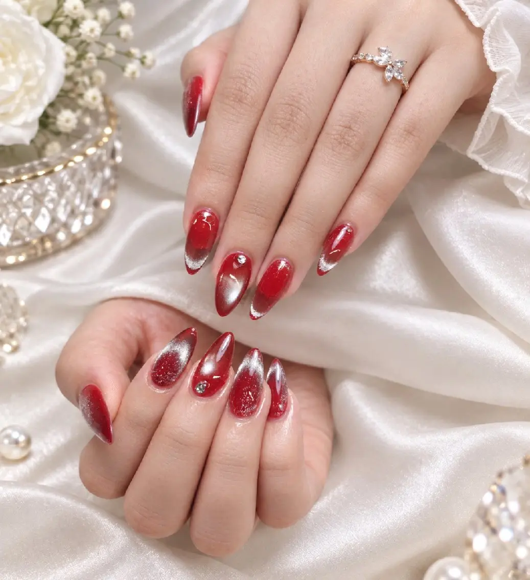 ロング ハンドネイル LuCie Nailのネイルデザイン