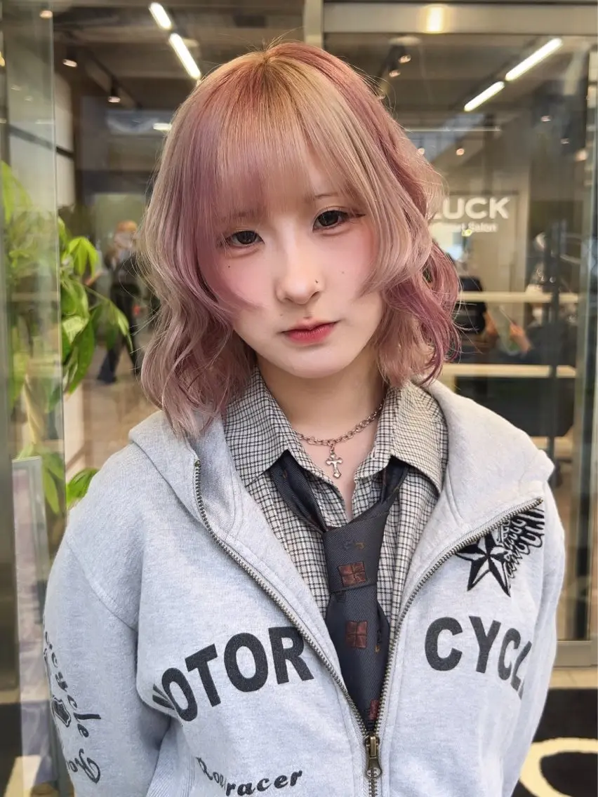 ショート カラー ブリーチ ダブルカラー イルミナカラー ブリーチなしカラー ボブ カット ヘアカラー トリートメント LUCK 本厚木店のヘアスタイル