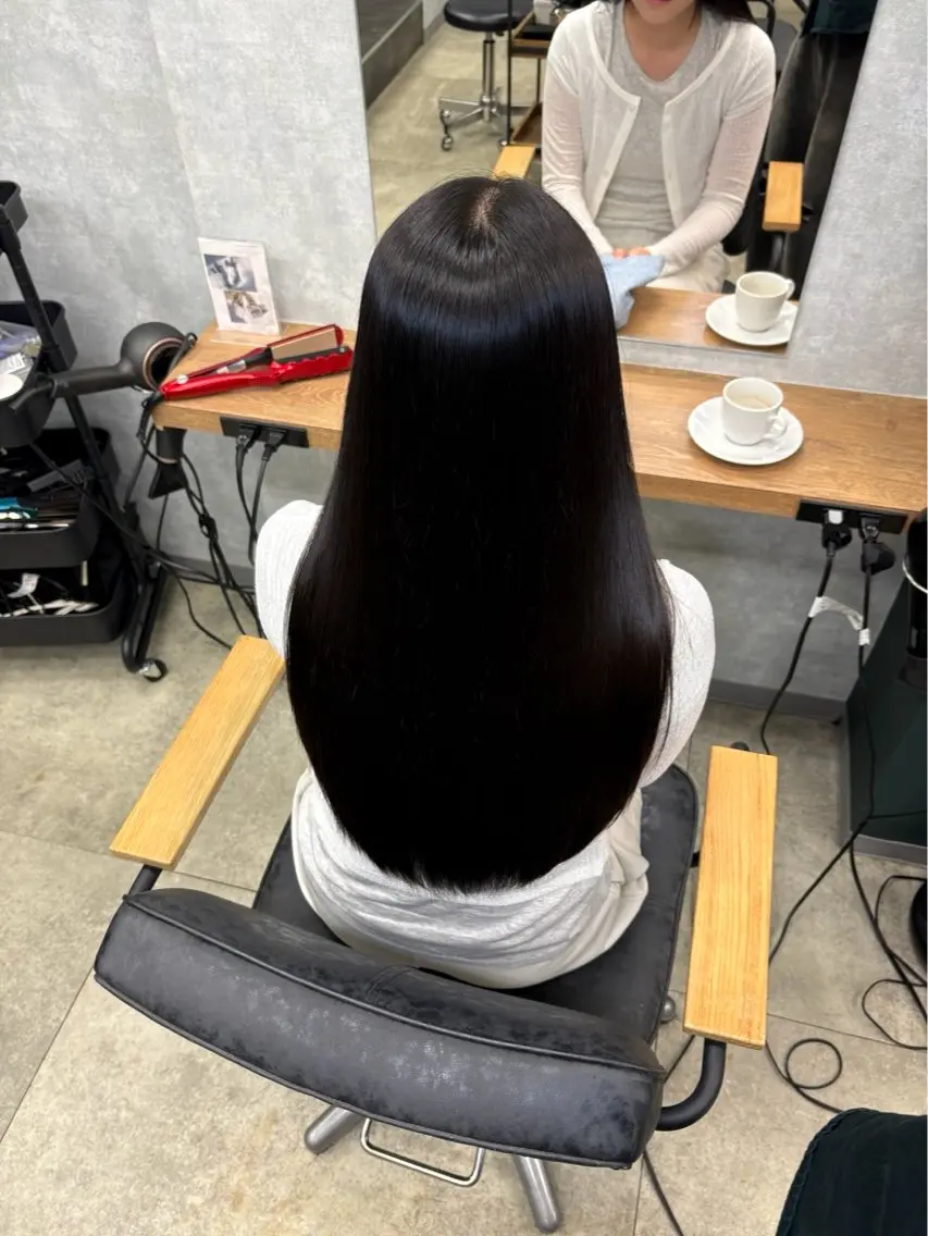 ロング 縮毛矯正 Lutia新宿 ここな💜ྀིのヘアスタイル