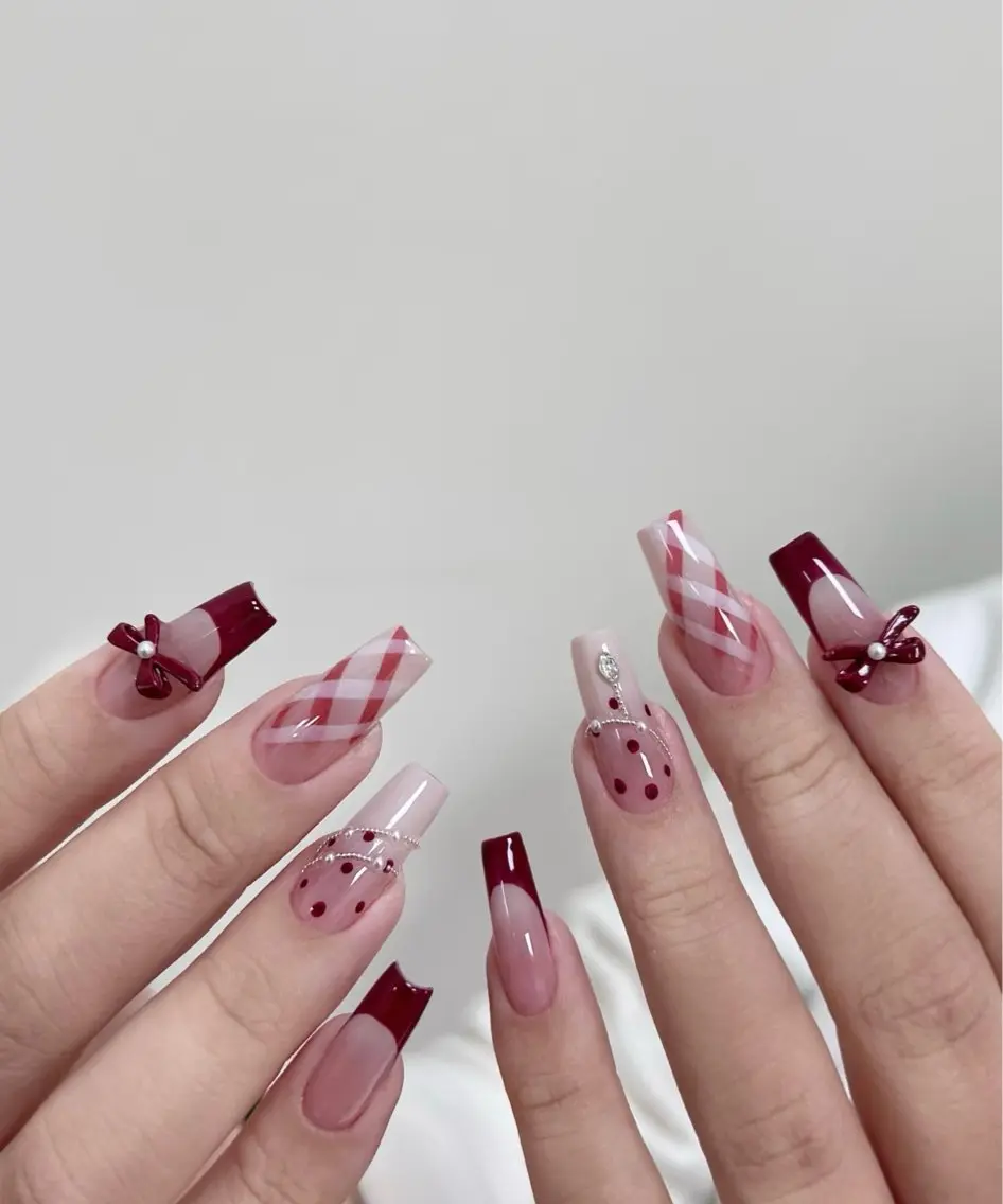 ネイル アートネイル オーロラネイル チークネイル フレンチネイル ガラスフレンチ 🎀🎀YooLi Nail Salonのネイルデザイン