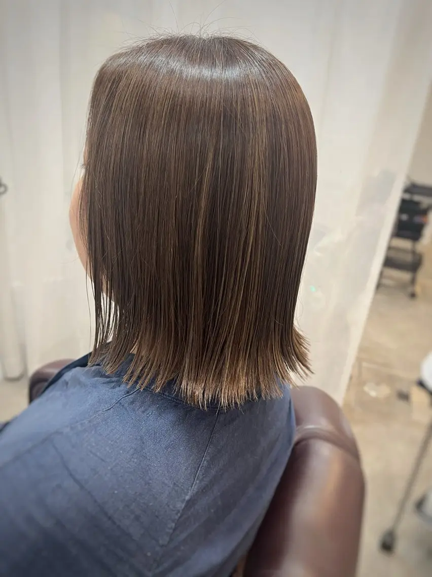 ミディアム カラー 切りっぱなしボブ グレージュ ハイライトカラー ボブ ハイライト カット ヘアカラー トリートメント 中原由貴 /WILLOW京橋のヘアスタイル