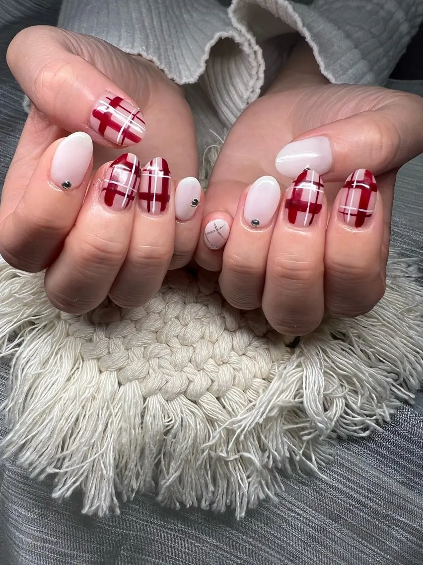 ネイル オーロラネイル チークネイル 長さ出し フットネイル フレンチネイル ハンドネイル Lee Nailsのネイルデザイン