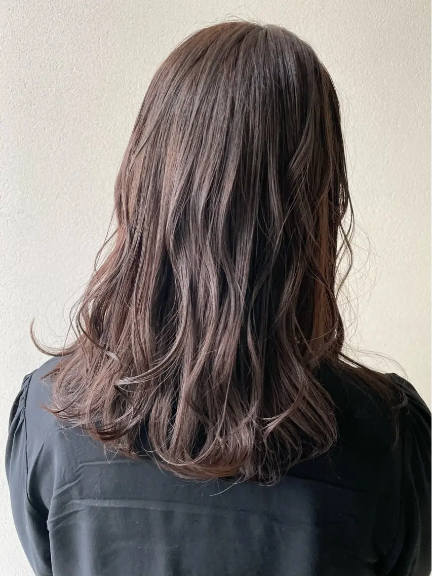 セミロング カラー アッシュ アッシュブラウン ブラウンカラー 沢田 瞳のヘアスタイル