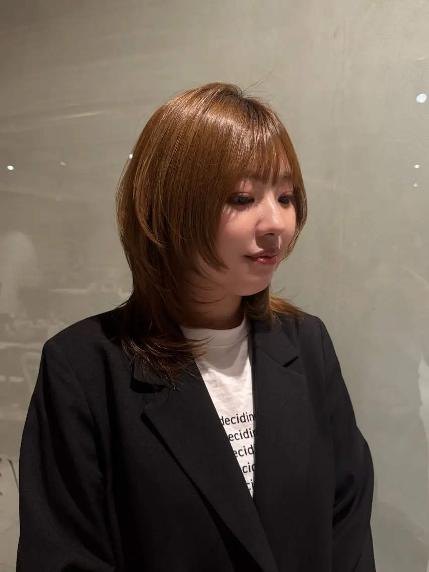 SAYA NEWTONのヘアスタイル