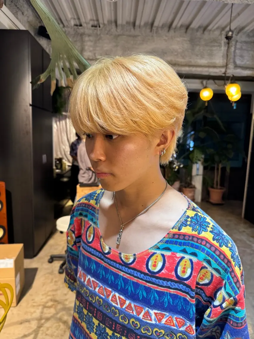 カラー ベージュカラー ブロンド ブロンドベージュ ヘアカラー BEHIND THE CURTAIN りこのヘアスタイル