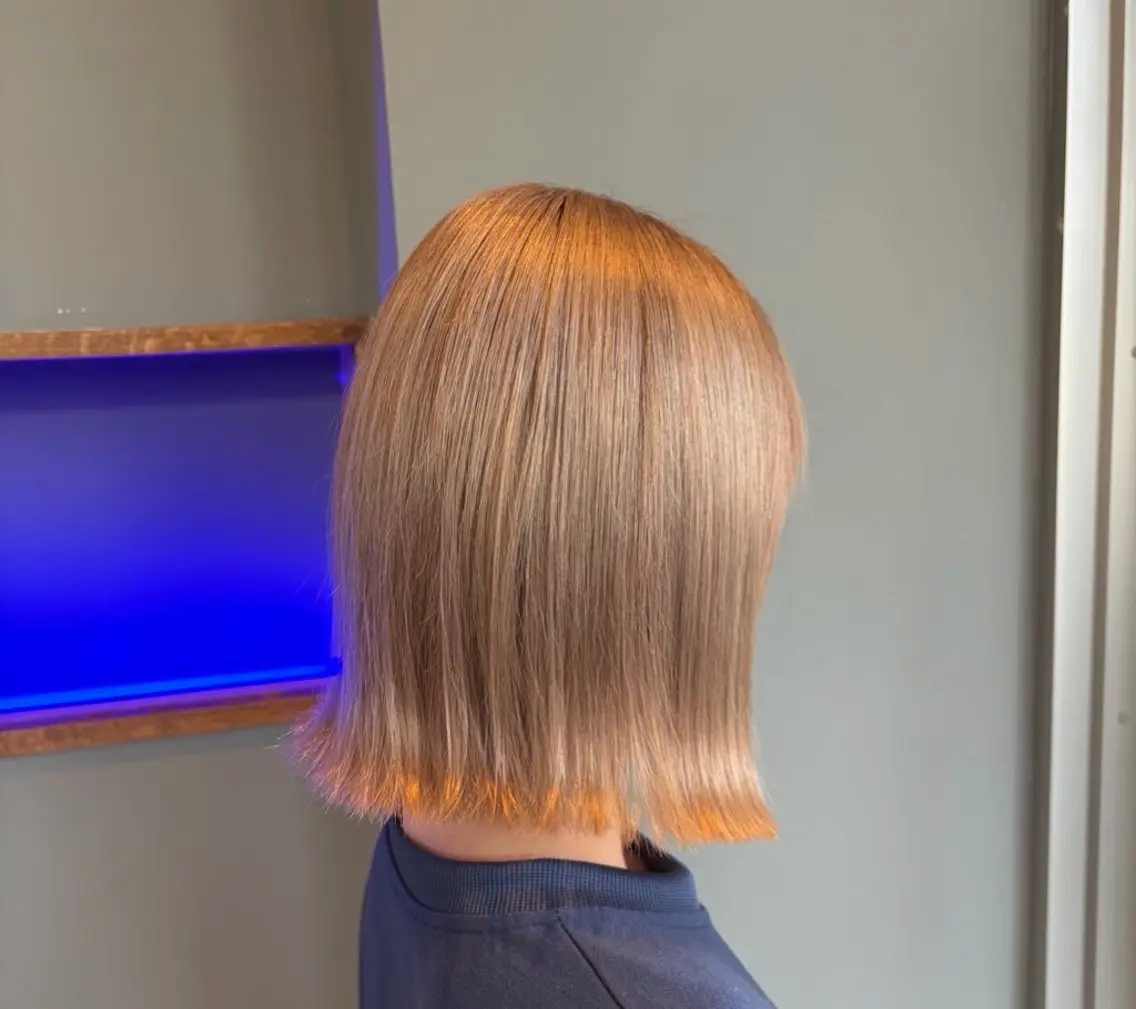 カラー 関根 奏奈のヘアスタイル