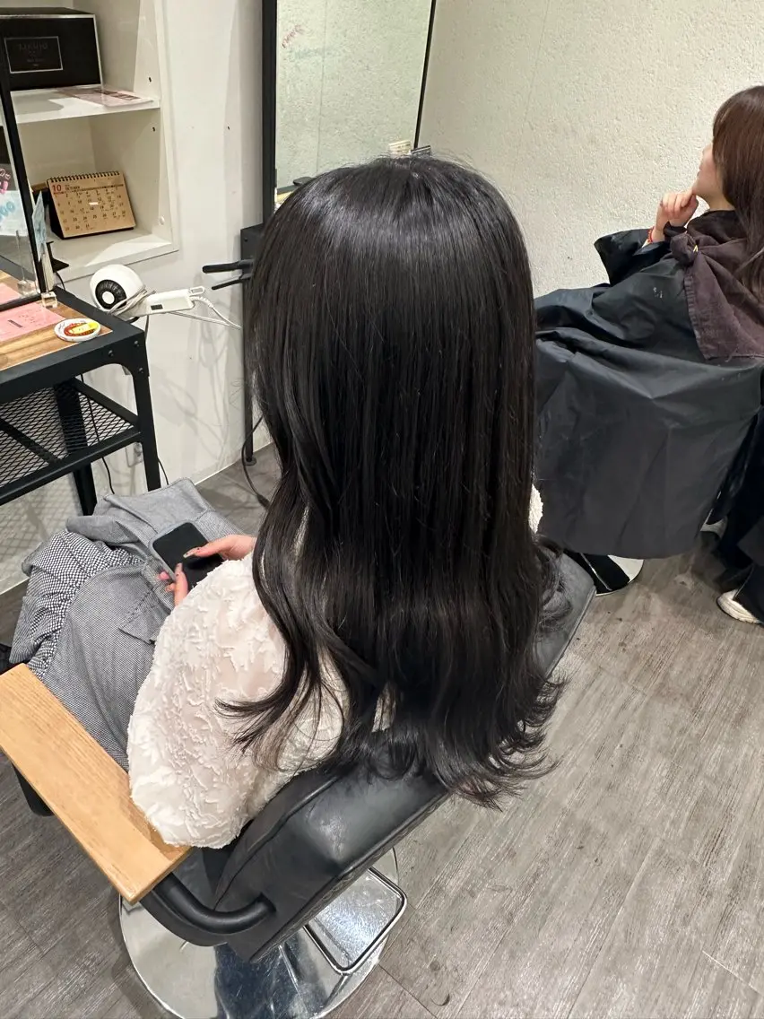 セミロング カラー グレージュ オリーブグレージュ オリーブグレー カット ヘアカラー トリートメント 艶髪レイヤー上田 紗也🇰🇷💗のヘアスタイル