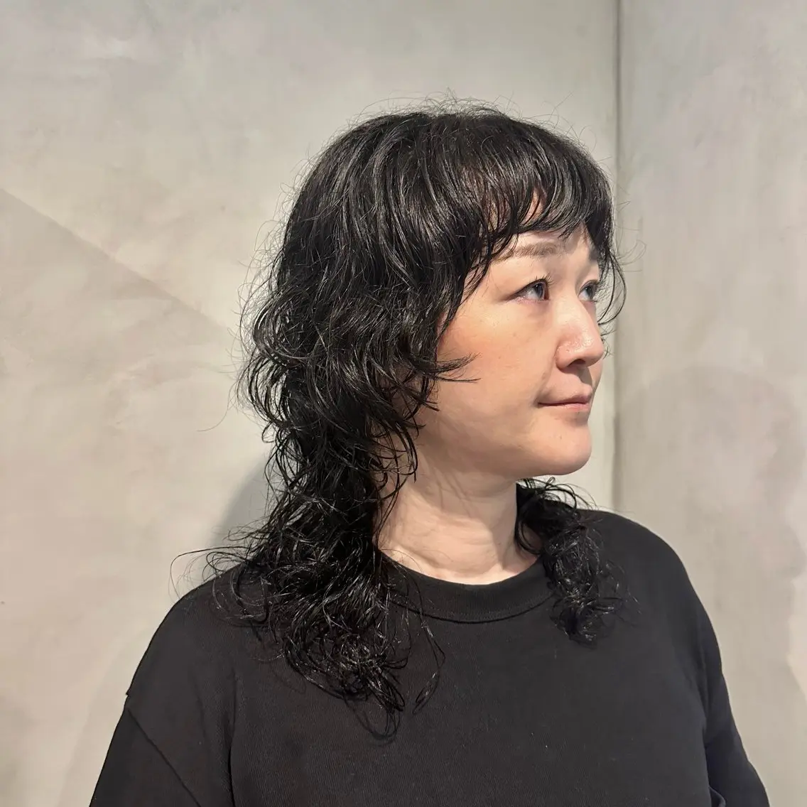 セミロング パーマ セミロングパーマ くせ毛 ウルフカット Yuki☺︎パーマ レイヤーカットのヘアスタイル