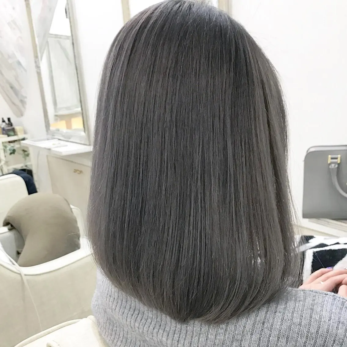 ミディアム カラー 艶髪🫧髪質改善 縮毛矯正✨影山湧市のヘアスタイル