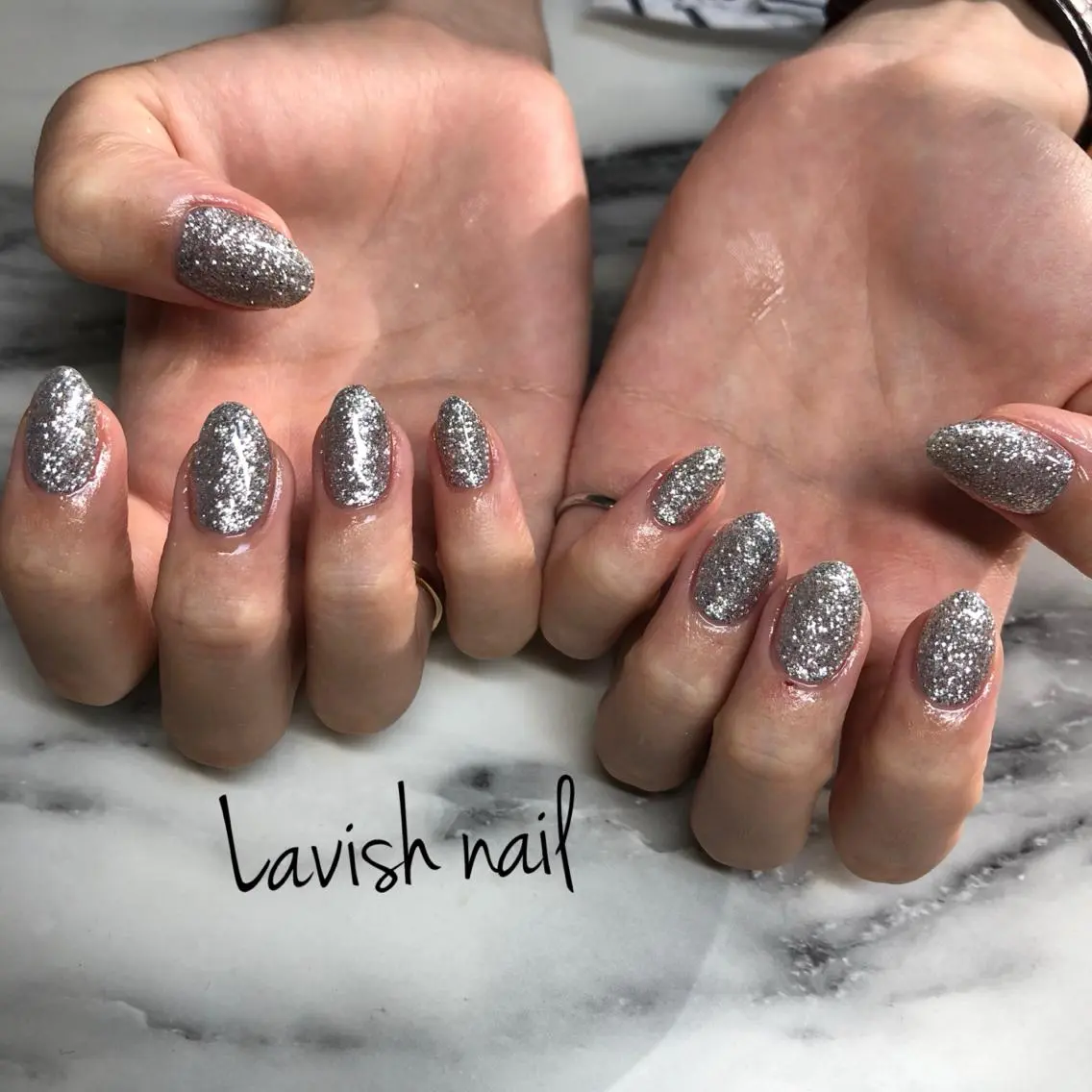 ワンカラー、ラメグラデ、ホイルネイル(オフ込み)の写真