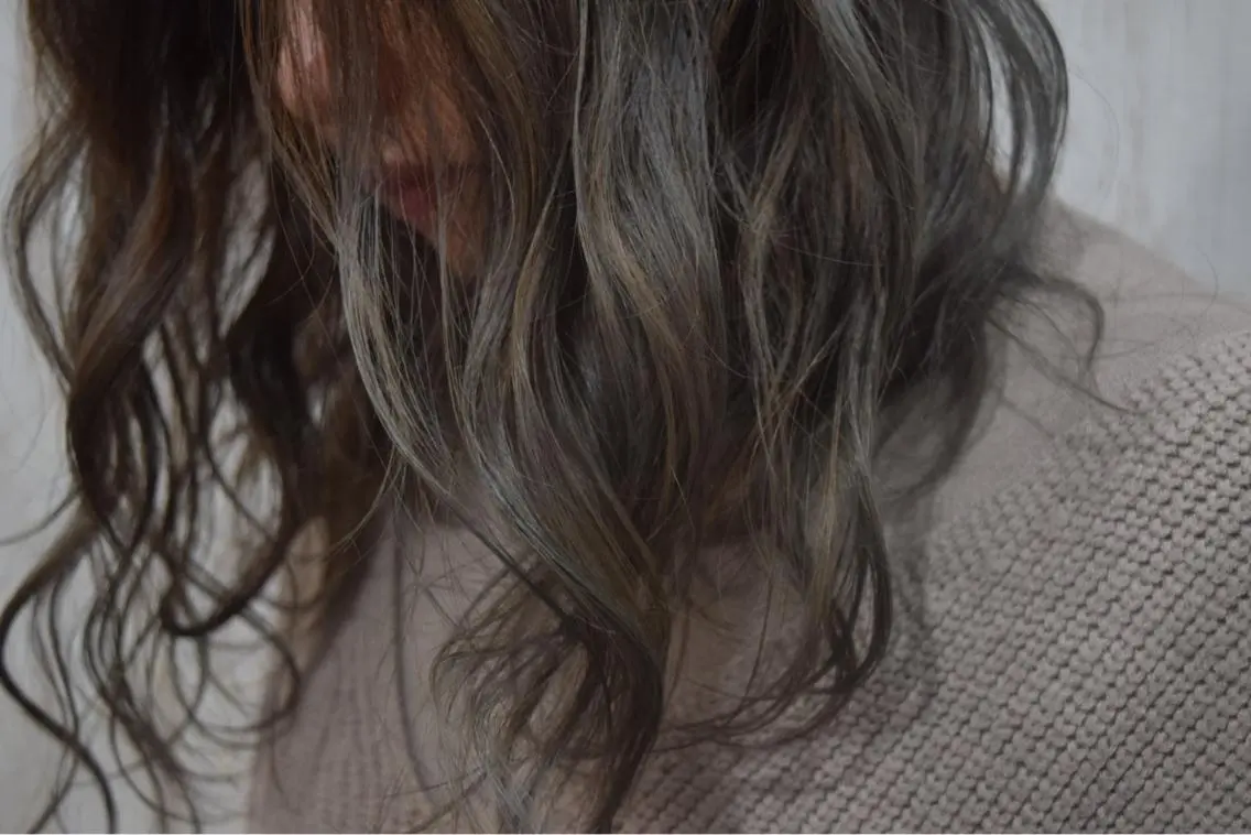 セミロング SA KIのヘアスタイル