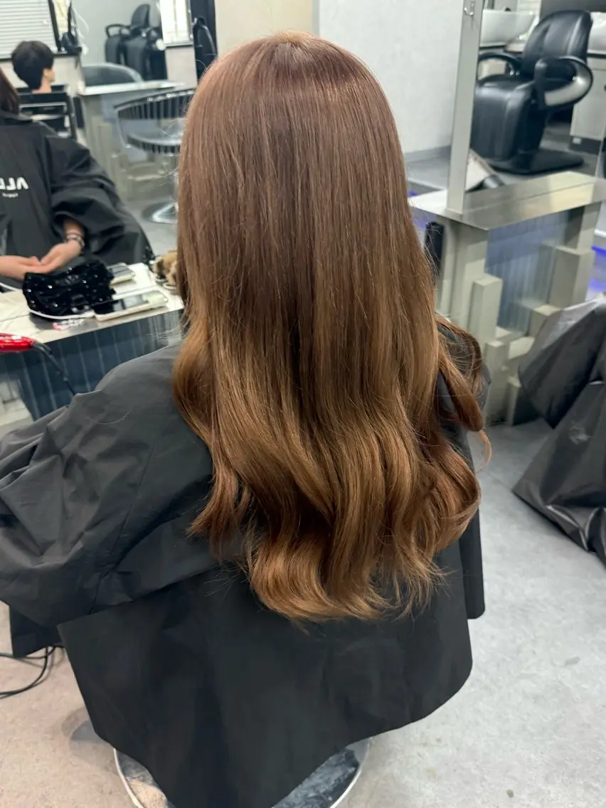 ロング カラー ベージュカラー ブラウンカラー ブラウンベージュ 透明感カラー ヘアカラー 暖色ハイトーン特化 ✨️シンジのヘアスタイル
