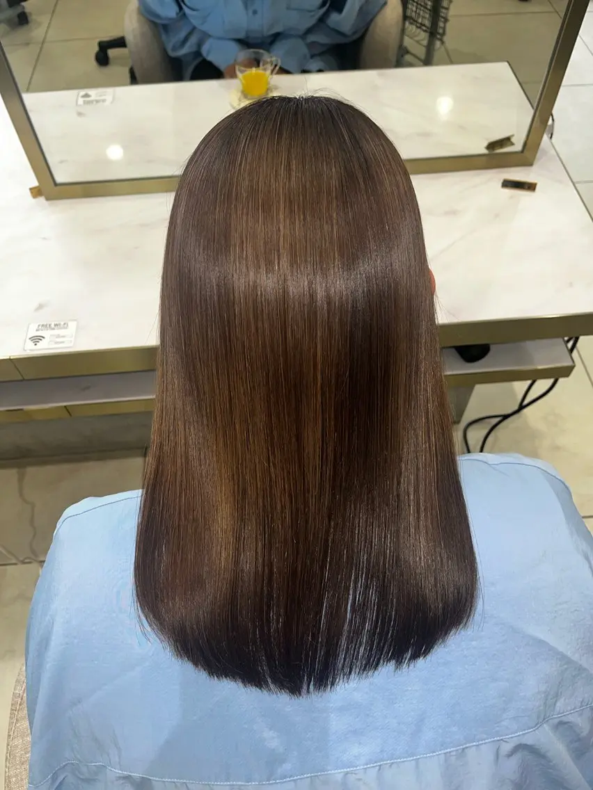 セミロング 縮毛矯正 吹田 駿 髪質改善縮毛矯正のヘアスタイル