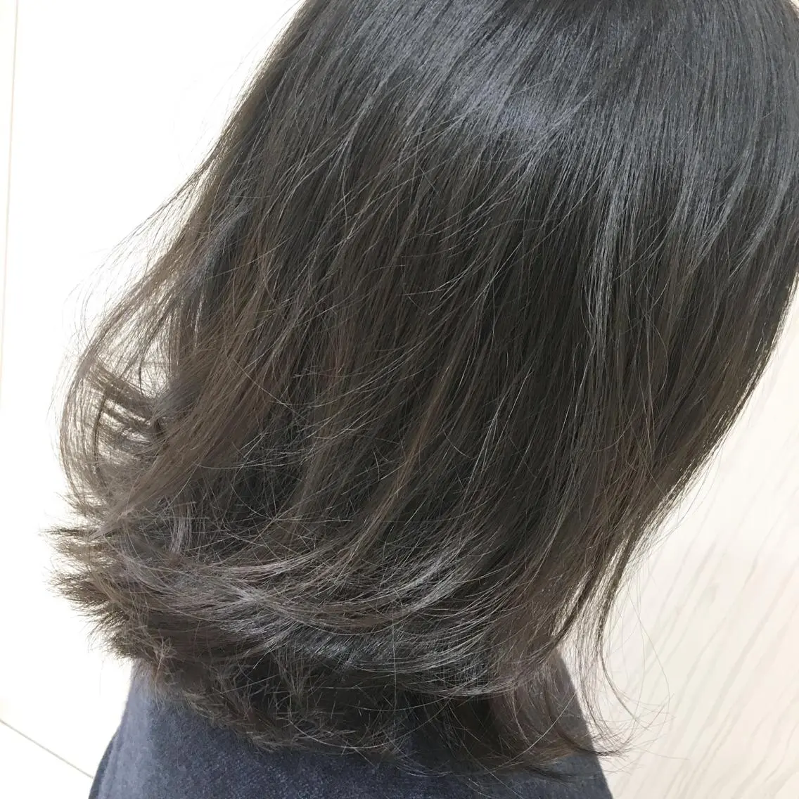 ミディアム セミロング カラー ブリーチ 透明感カラー ブリーチなしカラー イシマル ナオヤのヘアスタイル