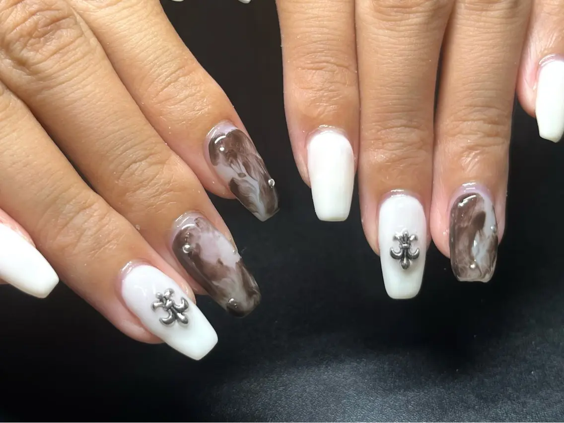 ネイル ハンドネイル Chika .のネイルデザイン