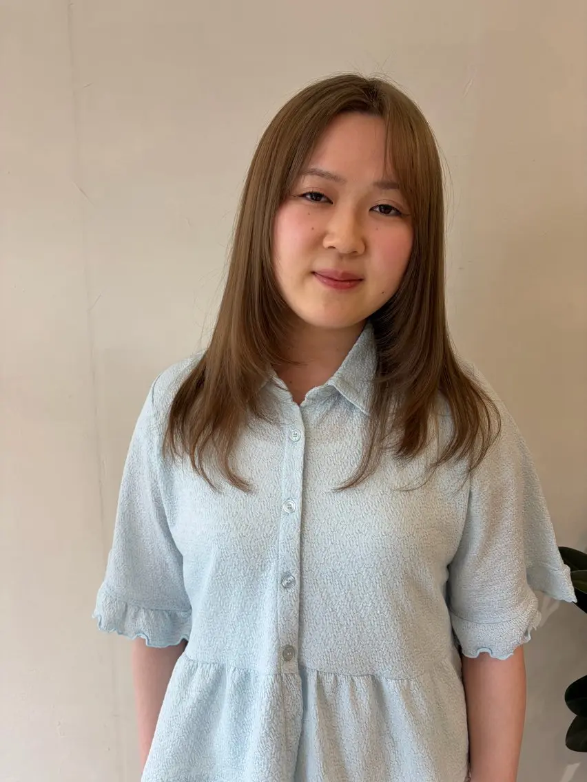 カラー ブリーチ ヘアカラー 塩崎 聖奈のヘアスタイル