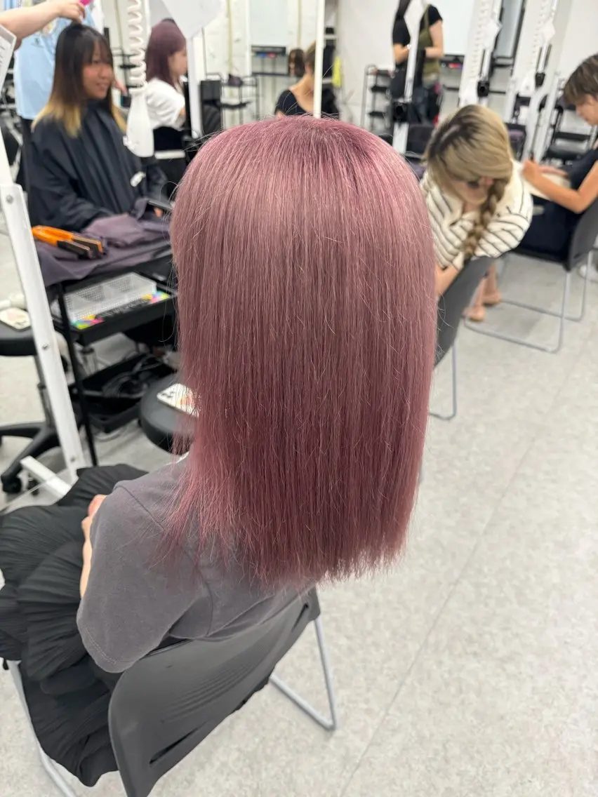 ミディアム カラー ヘアアレンジ ヘアカラー 🥀レイヤー×ハイト ーントレンドヘア🥀のヘアスタイル