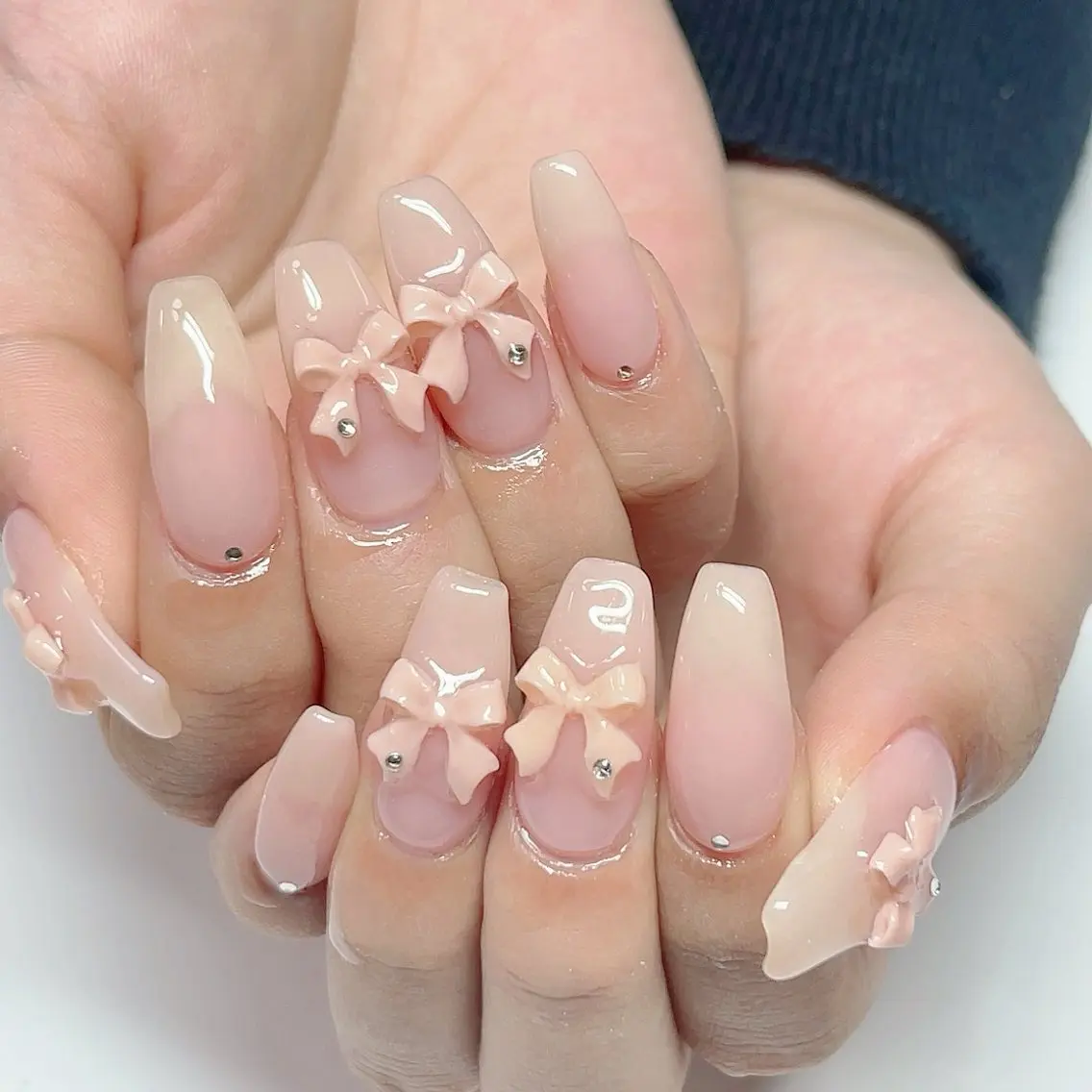 ネイル リボン か な🧚‍♀️のネイルデザイン