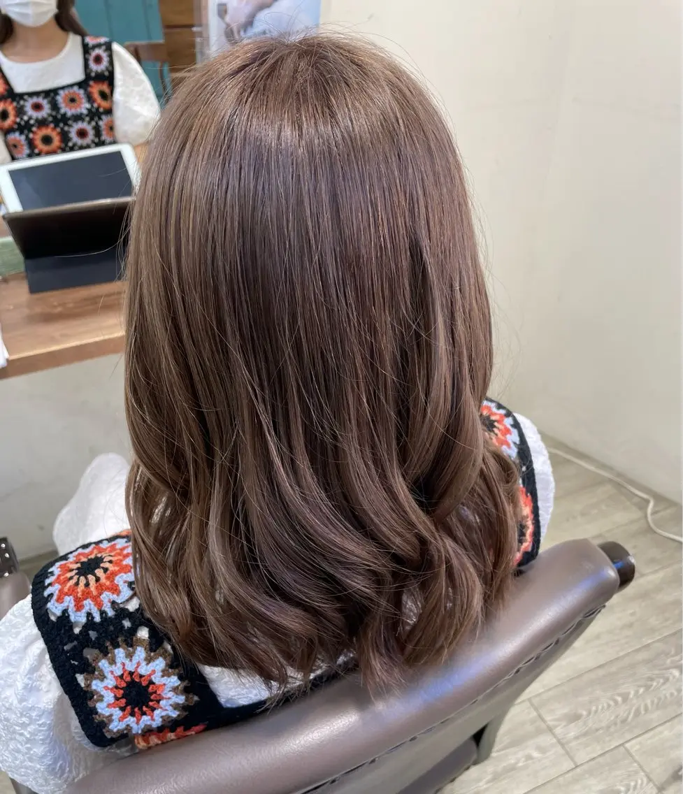 ミディアム ヘアカラー 小嶋 咲輝のヘアスタイル