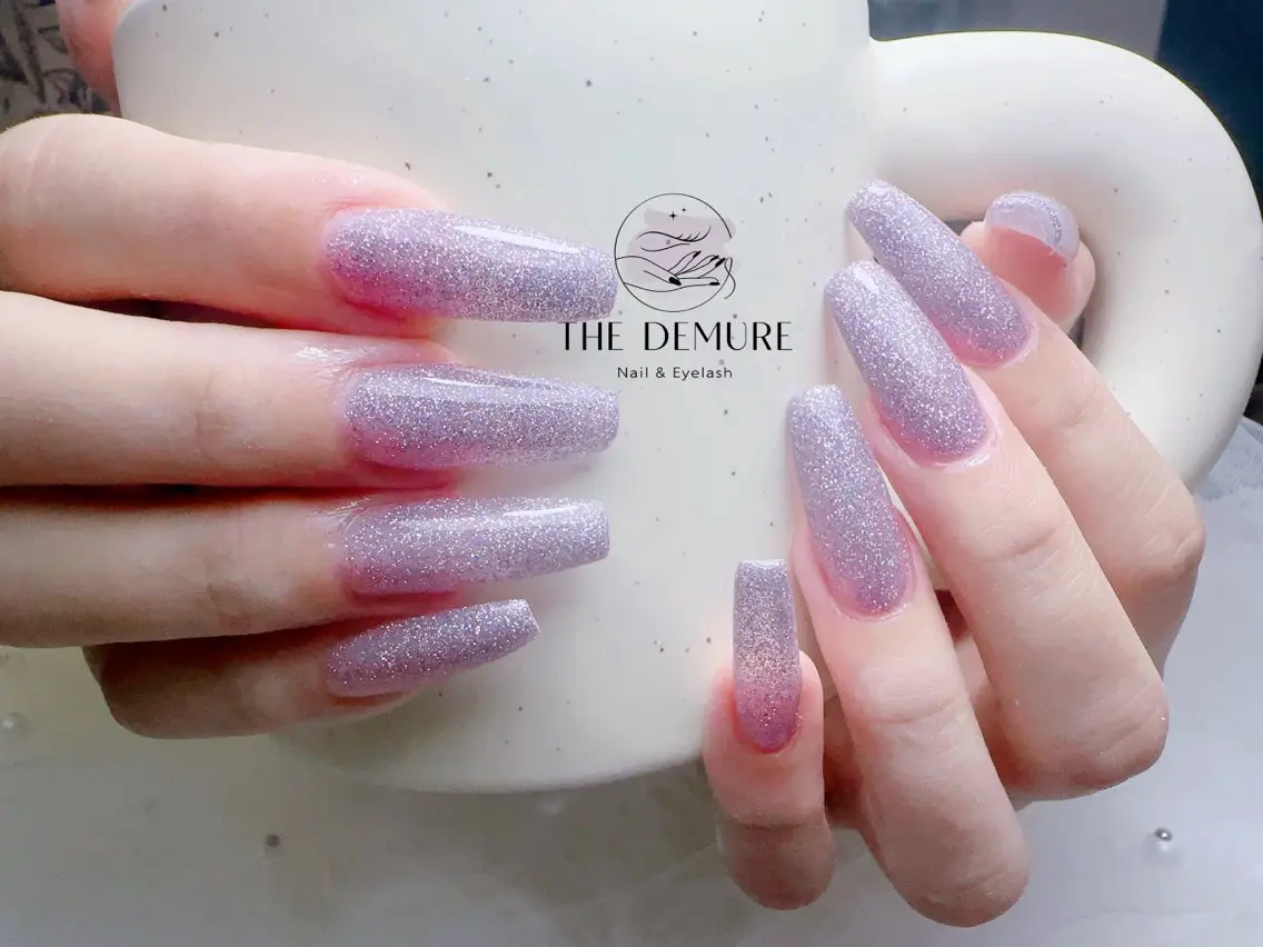 ネイル アートネイル キラキラネイル 韓国ネイル 水色 ロングネイル ハンドネイル ハンドケア NailDemure 【銀座店】のネイルデザイン