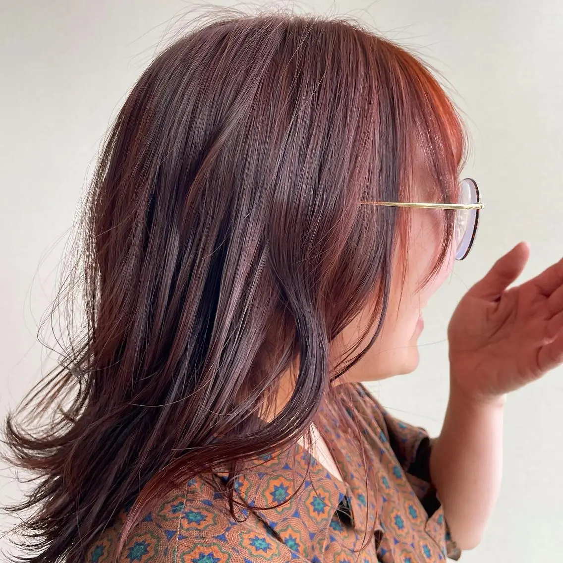 ミディアム カラー ブリーチ ブリーチなしカラー オレンジ 切りっぱなしボブ/ 蒲生四丁目/伊藤瑠唯のヘアスタイル