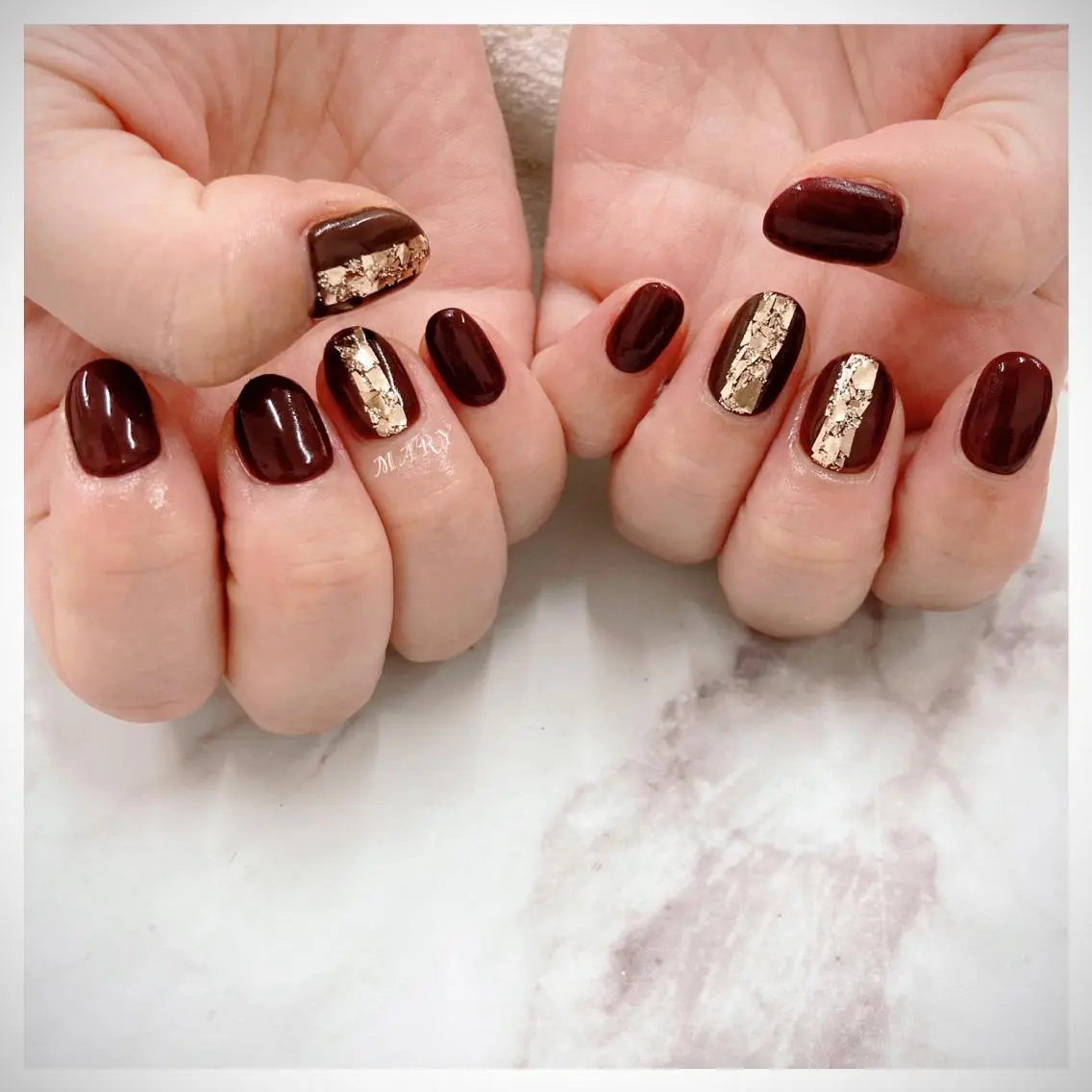 ネイル ボルドー ブラウン ニュアンスネイル ワンカラーネイル ハンドネイル Mary nail .narumiのネイルデザイン