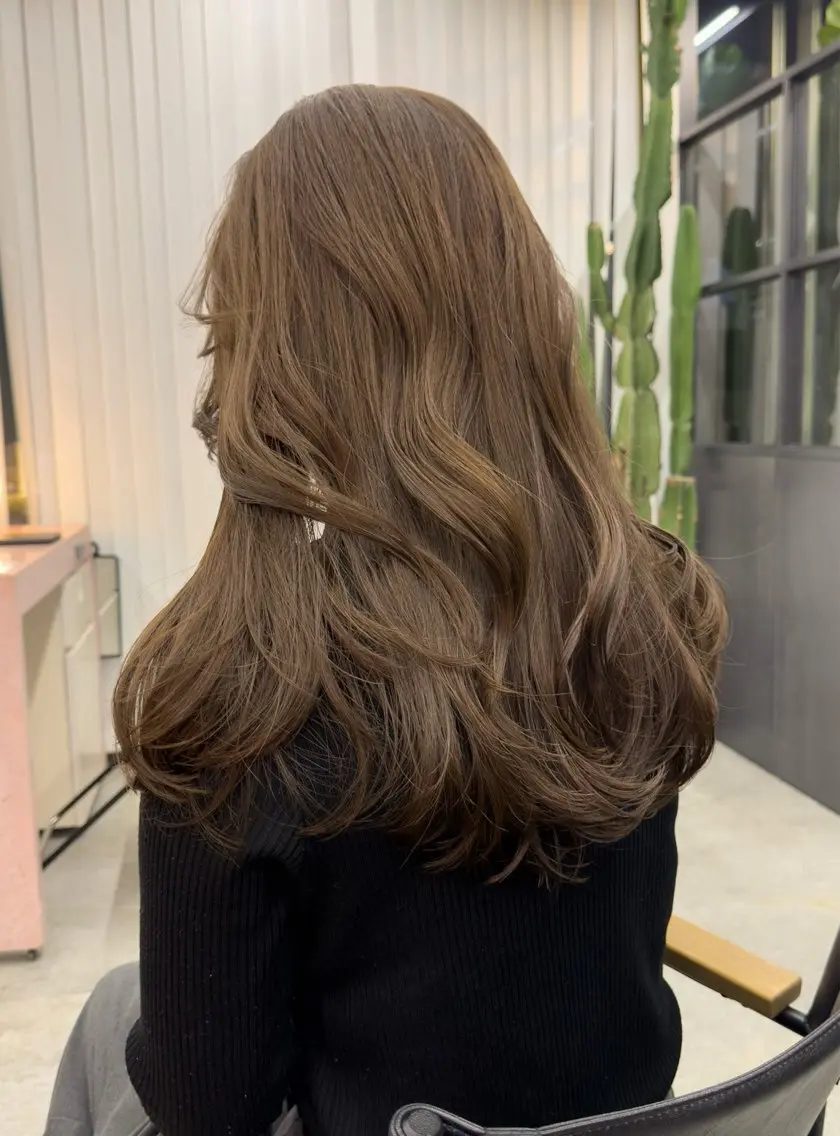 ロング ボブ レイヤーカット ロング カット ヘアカラー トリートメント 岡本康平/ボブ/ブリ ーチ/酸性ストレートのヘアスタイル