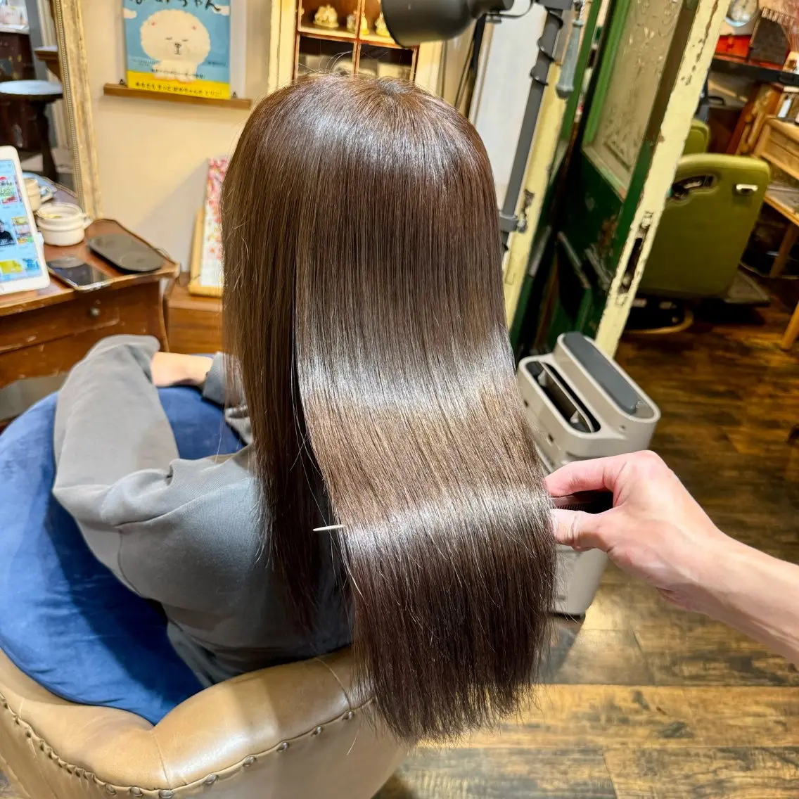 ロング カラー パーマ 髪質改善 トリートメント 酸熱トリートメント 飯田 実歩(じっぽ)のヘアスタイル