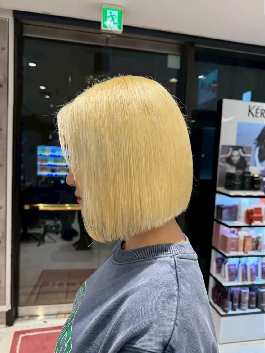 カラー 【🦋ハイトーンリタ ッチ🦋】ENAのヘアスタイル