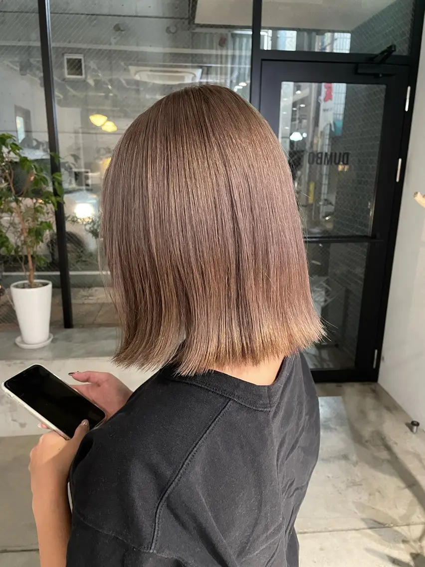 ミディアム カラー ベージュカラー ミルクティーベージュ 外ハネヘア ユウナ🎀レイヤー/ 暖色カラーのヘアスタイル
