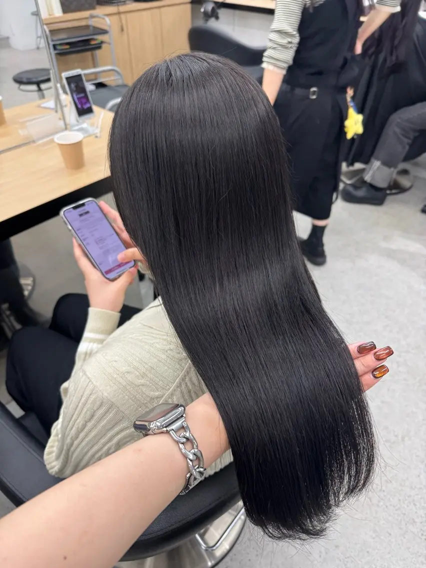 ロング カラー 暗髪🩶ラベンダー/ ブルー/ユウナ🤍のヘアスタイル